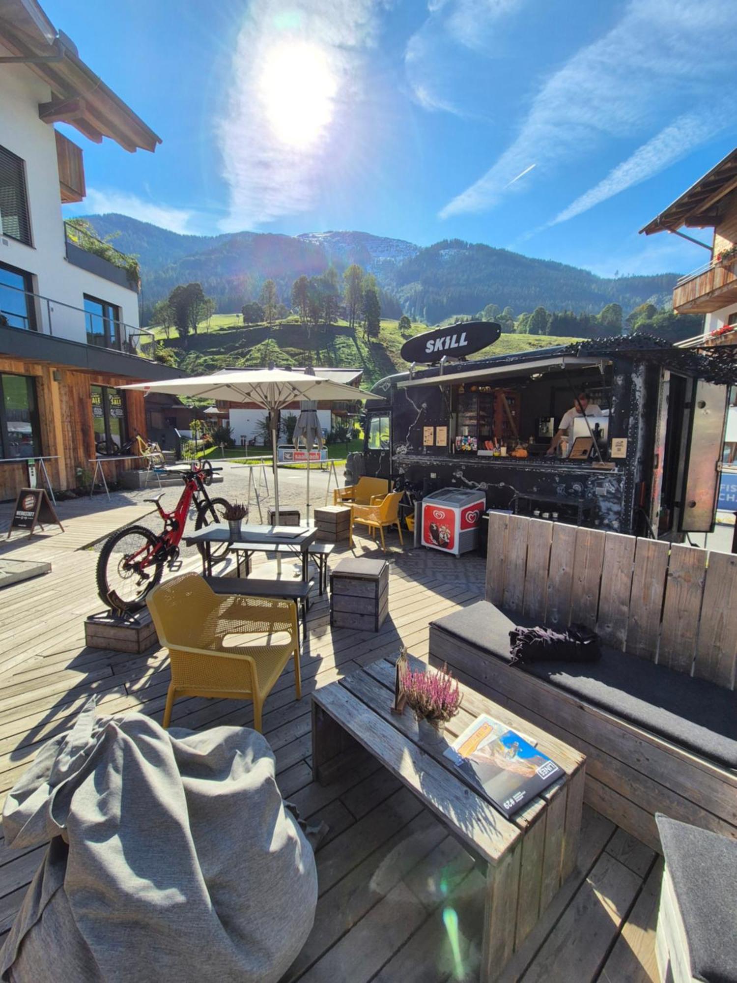 Skill Mountain Lodge - Ski Und Bike Hostel Im Sommer Mit Joker Card Saalbach-Hinterglemm Kültér fotó