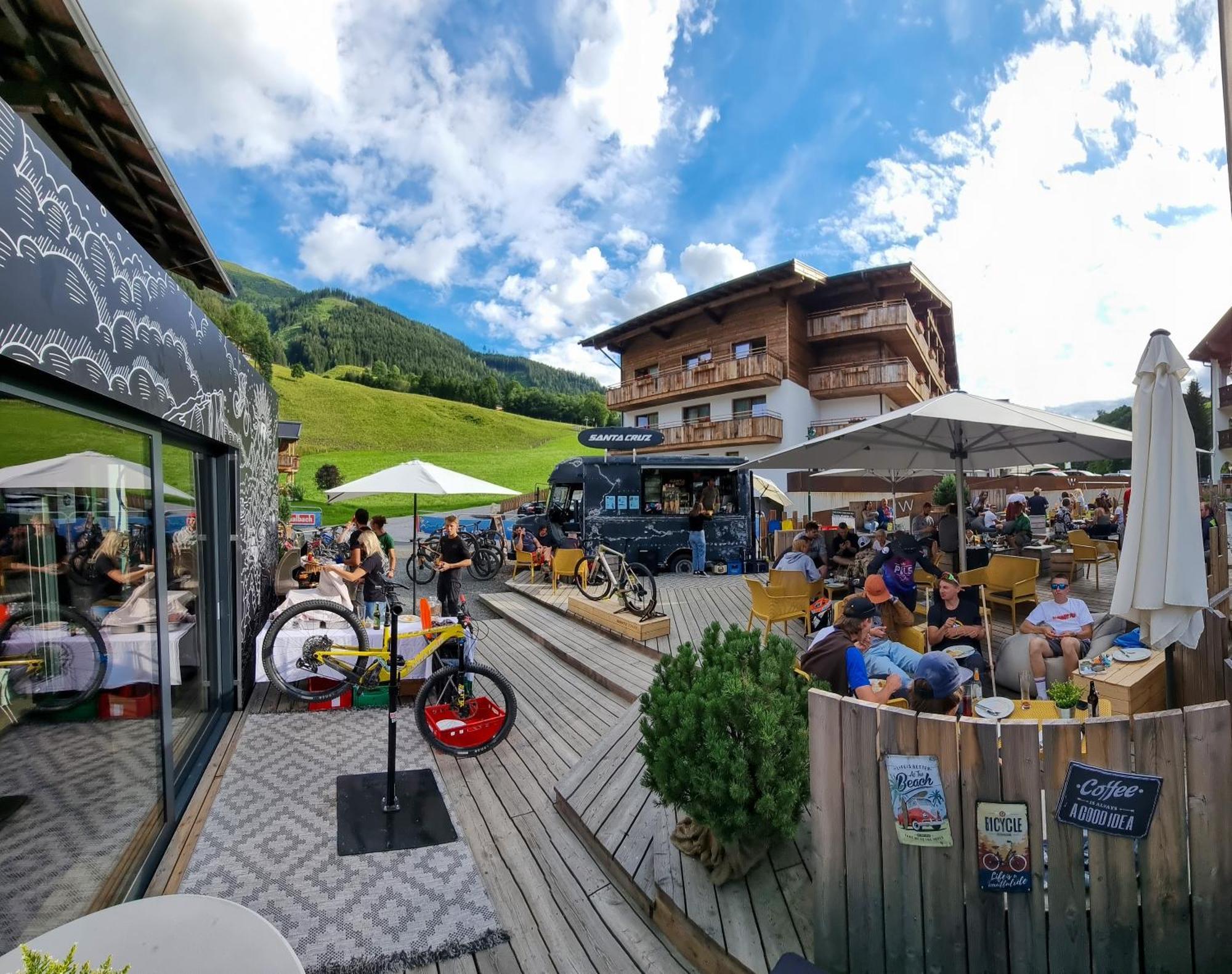 Skill Mountain Lodge - Ski Und Bike Hostel Im Sommer Mit Joker Card Saalbach-Hinterglemm Kültér fotó
